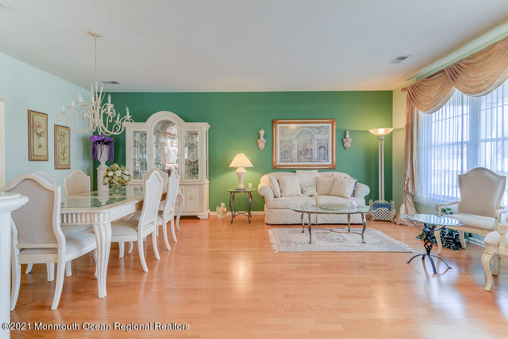 44 Silverside Road Lakewood, NJ 08701 - Photo 5 of 39 0003__SMALL