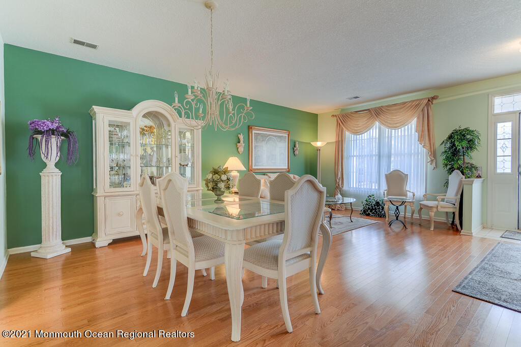 44 Silverside Road Lakewood, NJ 08701 - Photo 6 of 39 0004__SMALL