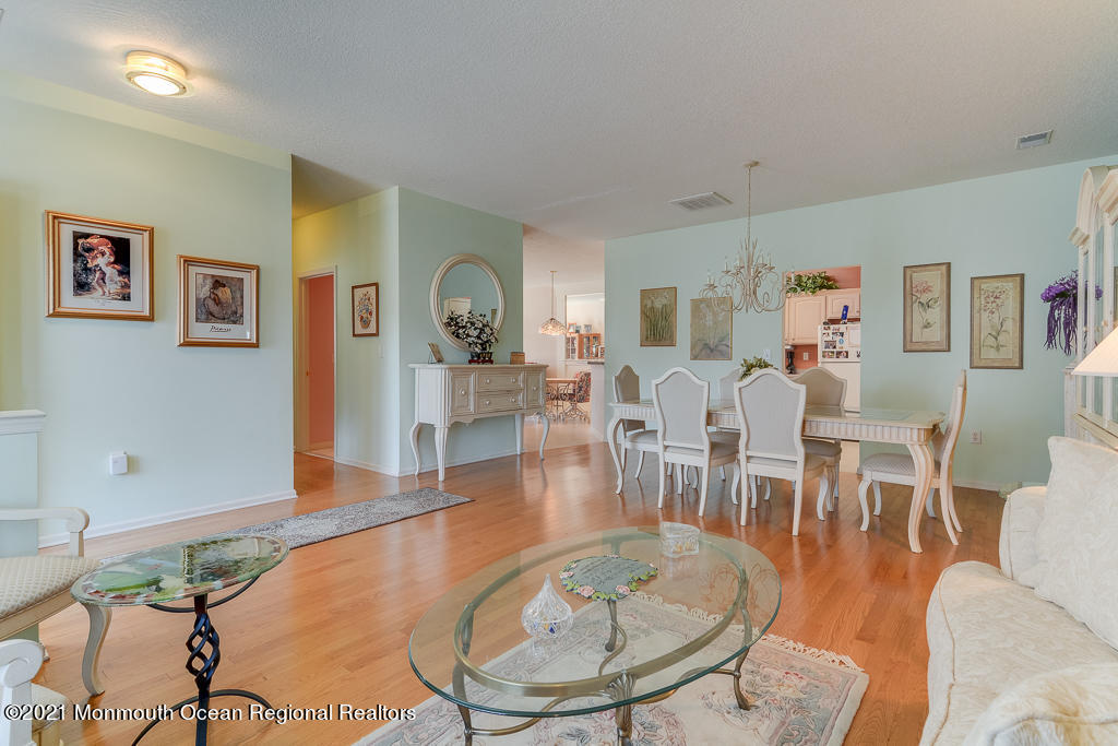 44 Silverside Road Lakewood, NJ 08701 - Photo 7 of 39 0005__SMALL