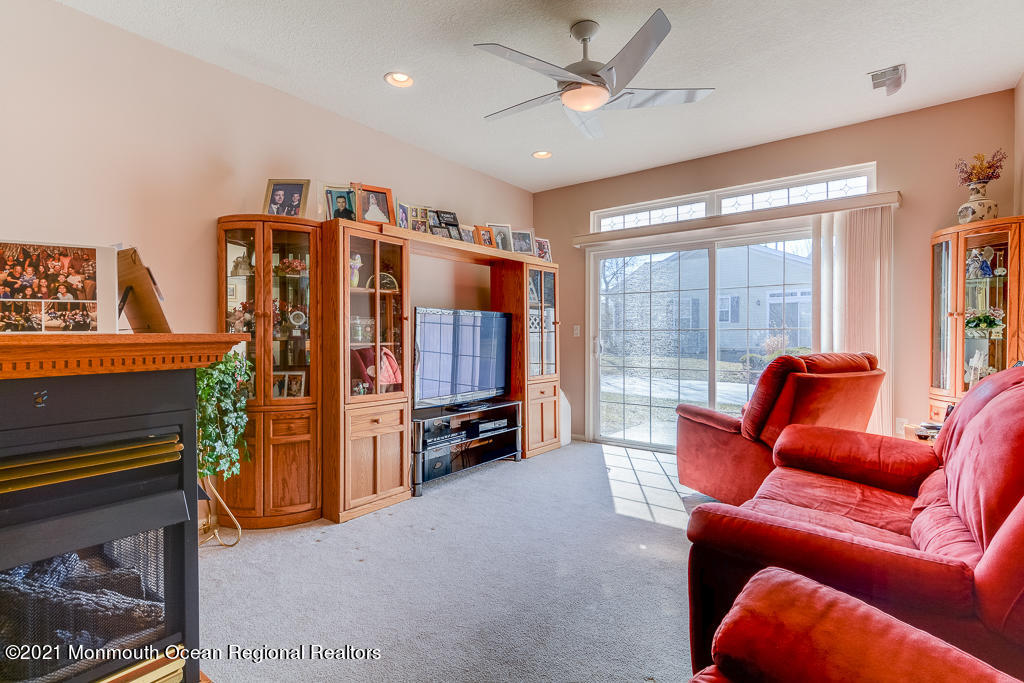 44 Silverside Road Lakewood, NJ 08701 - Photo 8 of 39 0006__SMALL
