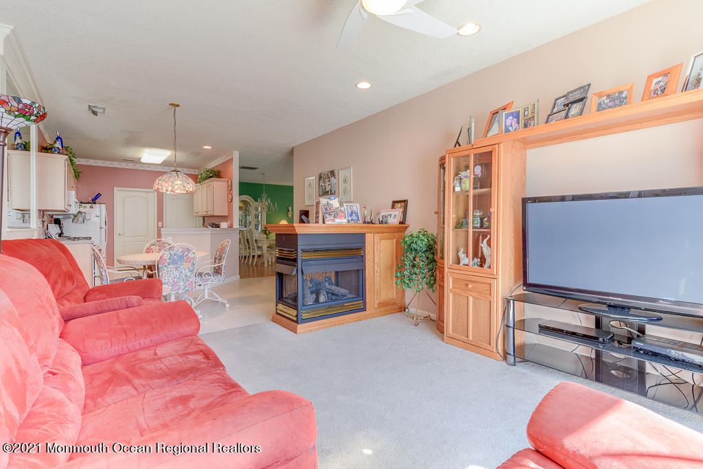 44 Silverside Road Lakewood, NJ 08701 - Photo 9 of 39 0007__SMALL