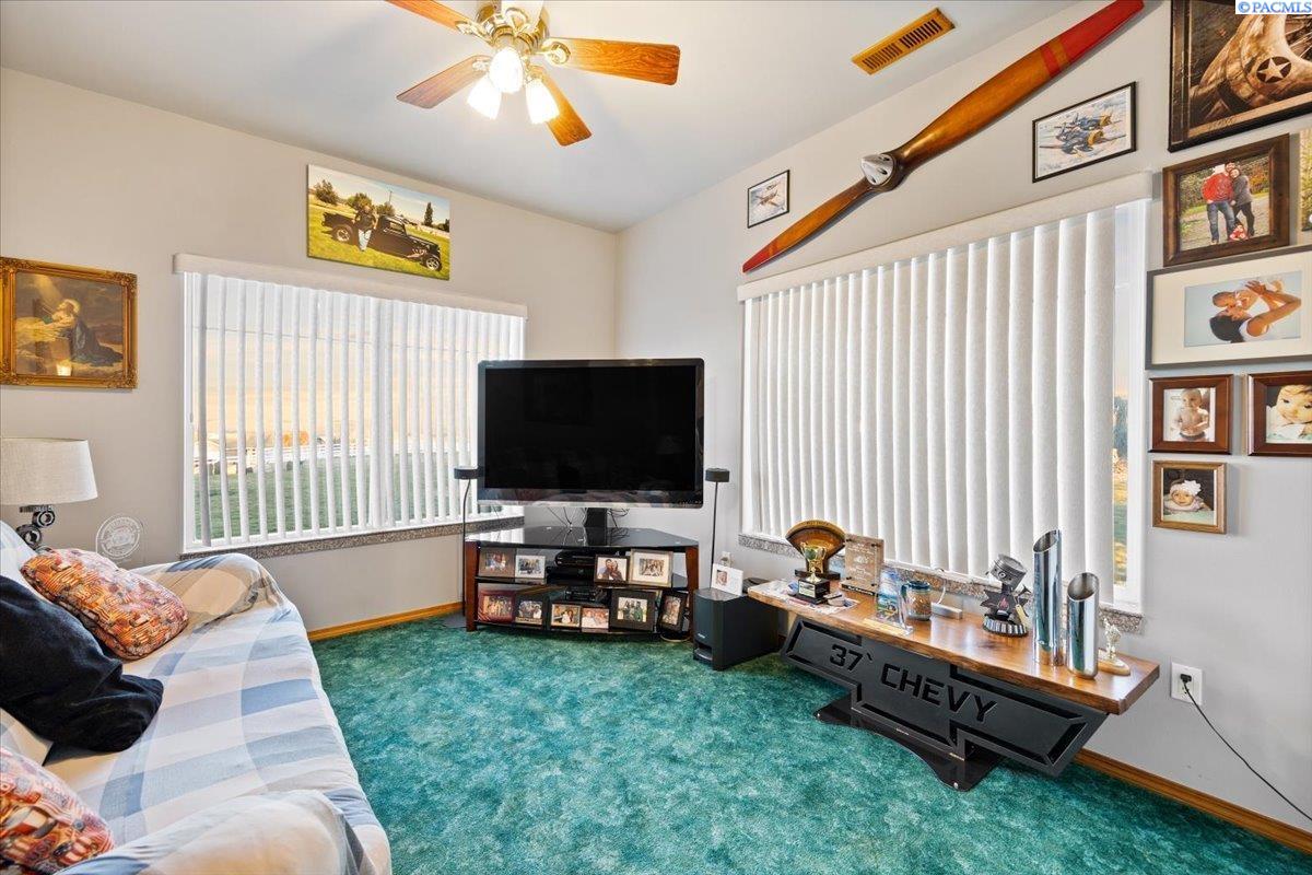 44208 South Fremont Road Kennewick, WA 99337 - Photo 8 of 28 Gallery Image 8