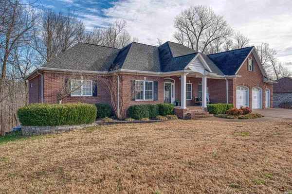 $850,000 | 6055 Pfafflin Lake Boulevard, Newburgh, IN 47630