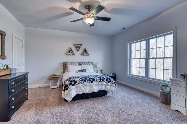 $850,000 | 6055 Pfafflin Lake Boulevard, Newburgh, IN 47630