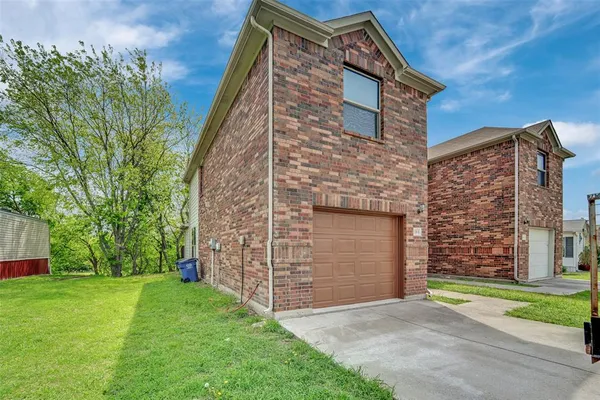 $2,550 | 338 Castleridge Drive, Little Elm, TX 75068