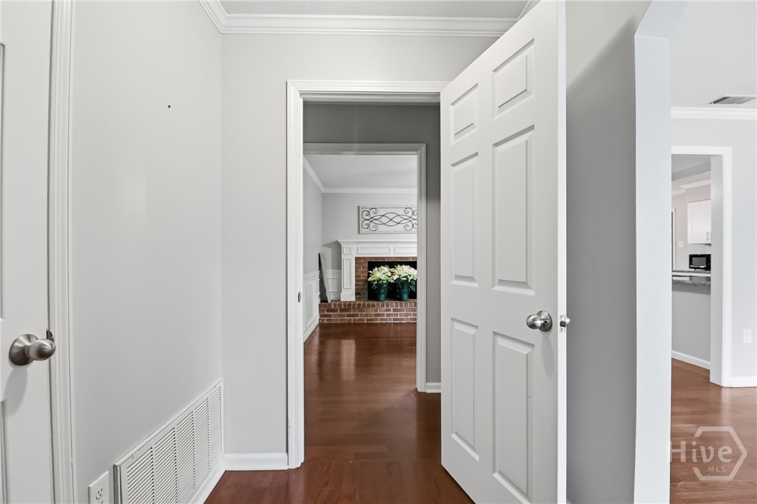 505 Sandhill Road Savannah, GA 31410 - Photo 5 of 27