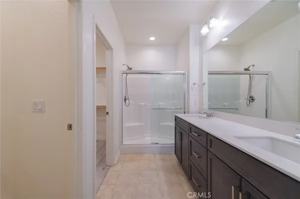 a view of an empty walk in closet