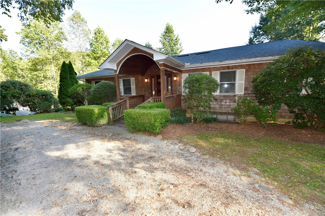 138 Springlake Road Six Mile, SC 29682 - Photo 3 of 45