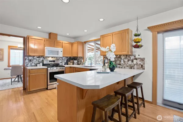 $850,000 | 14722 45th Place West, Lynnwood, WA 98087