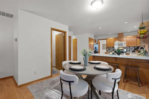 $850,000 | 14722 45th Place West, Lynnwood, WA 98087