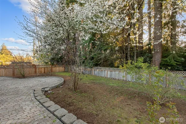 $850,000 | 14722 45th Place West, Lynnwood, WA 98087
