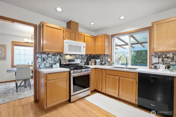 $850,000 | 14722 45th Place West, Lynnwood, WA 98087