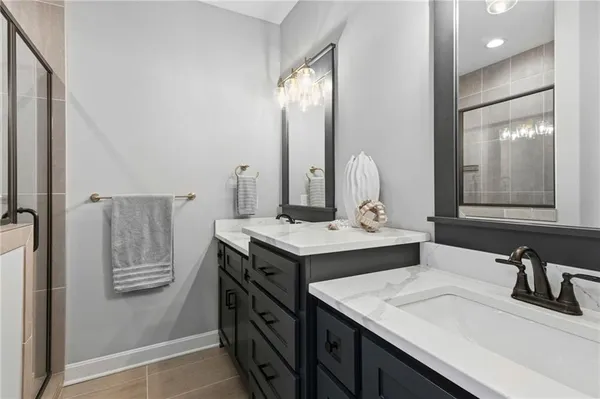 $559,900 | 7425 Northwest Douglas Court, Parkville, MO 64152