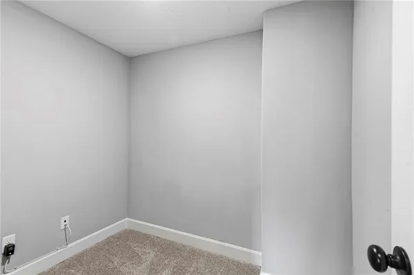 $559,900 | 7425 Northwest Douglas Court, Parkville, MO 64152
