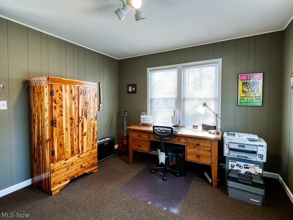 3844 Severn Road Cleveland Heights, OH 44118 - Photo 14 of 35 Located just off the dining room this bonus room is currently being used as a office.