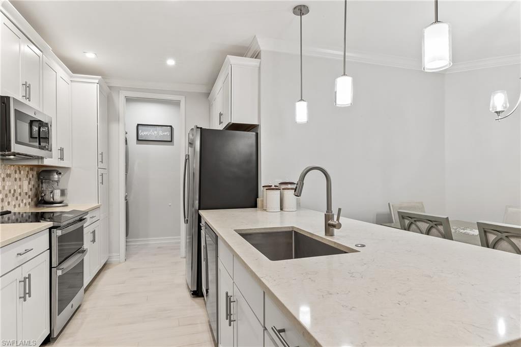 7344 Rockefeller Drive Naples, FL 34119 - Photo 5 of 32