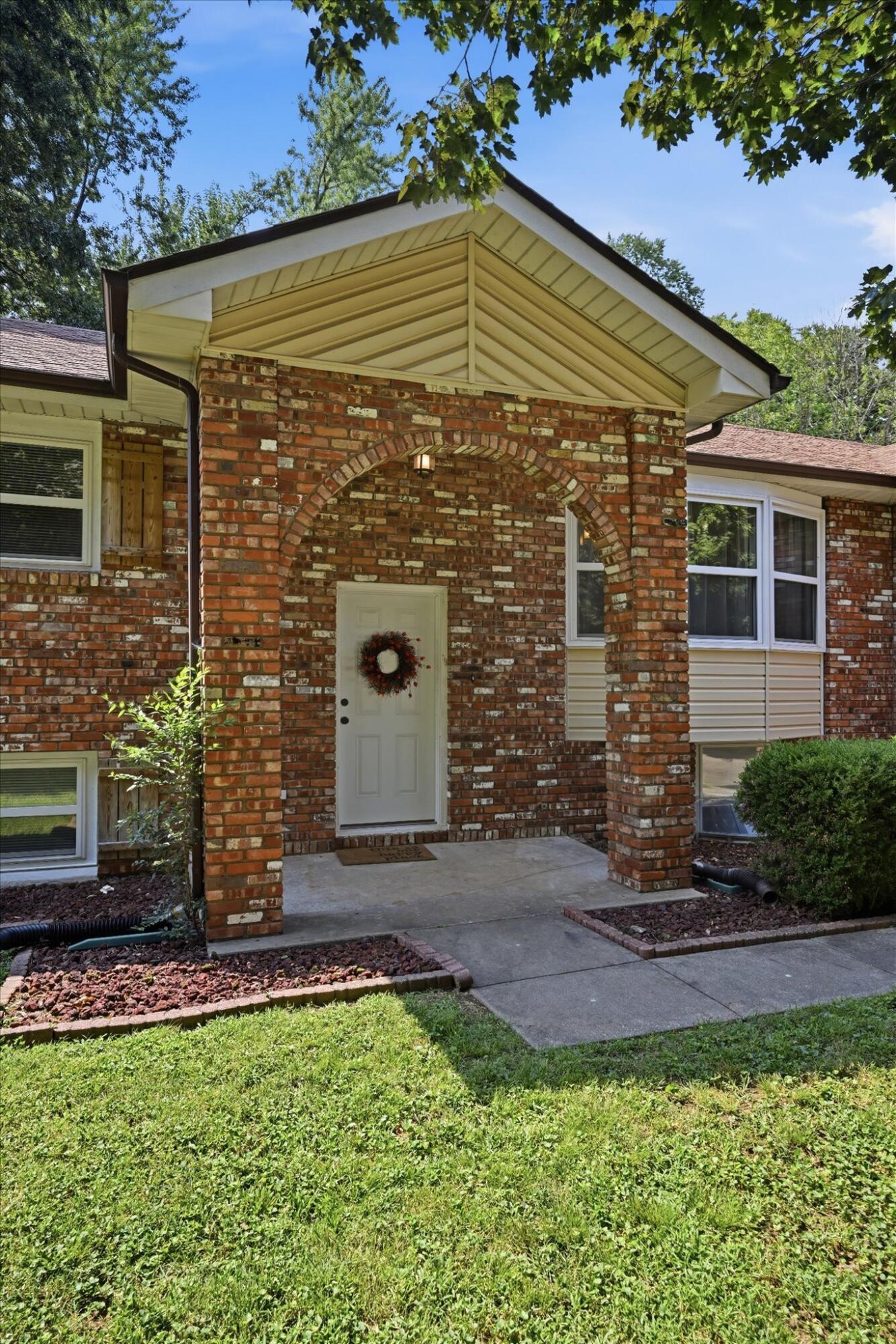5055 Walnut Hill Road Springfield, MO 65810 - Photo 4 of 49 04-Walnut_Hill_Rd_053