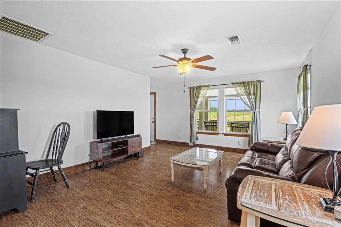 8233 Quebe Road Brenham, TX 77833 - Photo 12 of 35