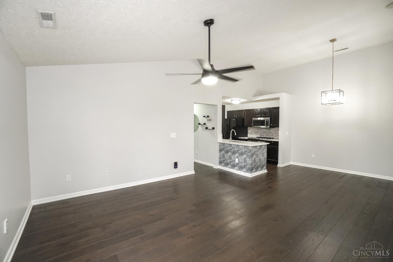 3408 North Bend Road, Unit 11 Cincinnati, OH 45247 - Photo 12 of 38 Gallery Image 12
