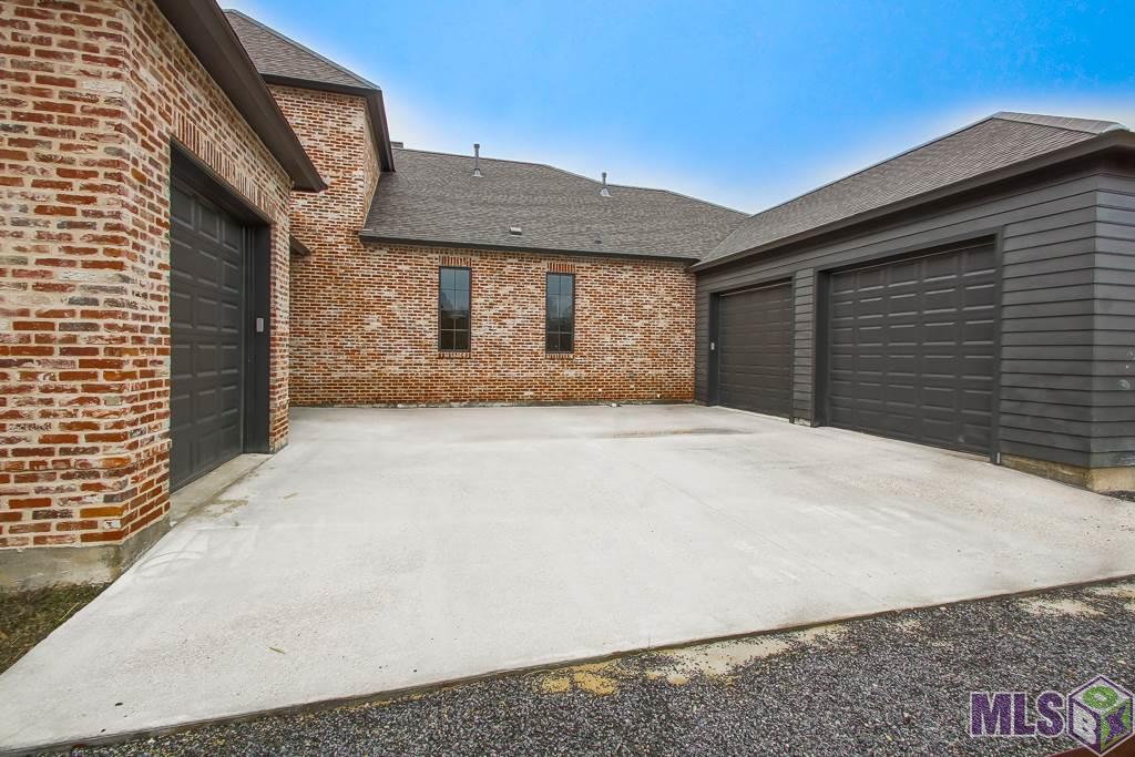 145 Valhalla Boulevard Baton Rouge, LA 70810 - Photo 32 of 43