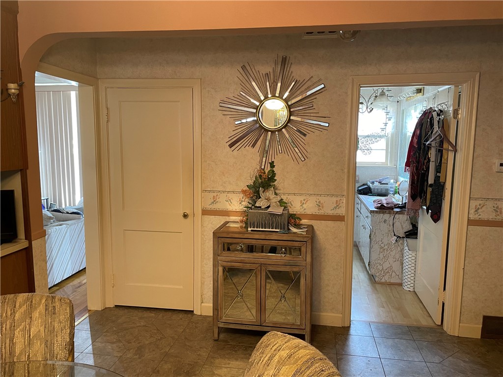 306 Privilege Street Woonsocket, RI 02895 - Photo 6 of 22