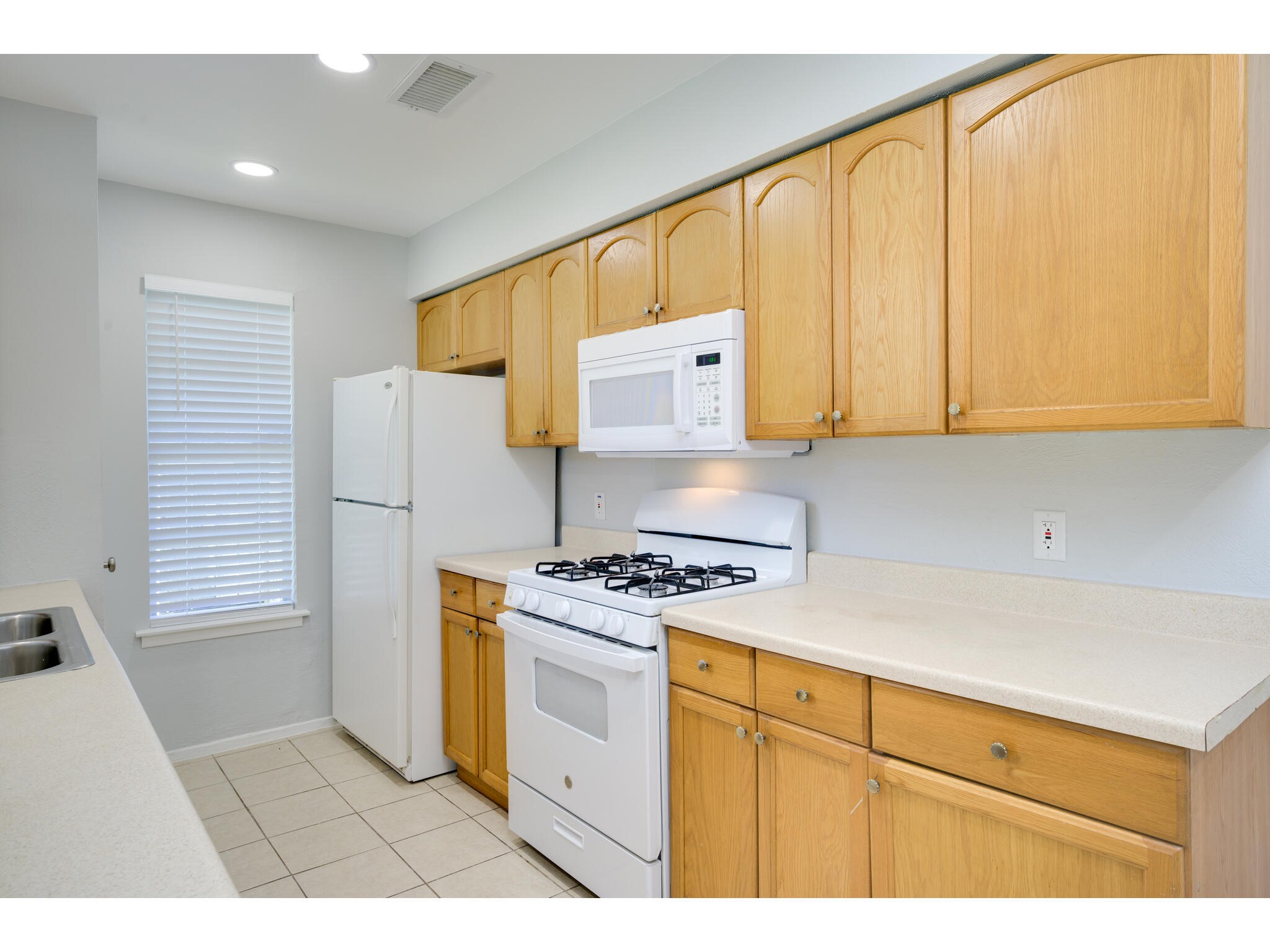 2104 Magazine Street Austin, TX 78727 - Photo 9 of 29
