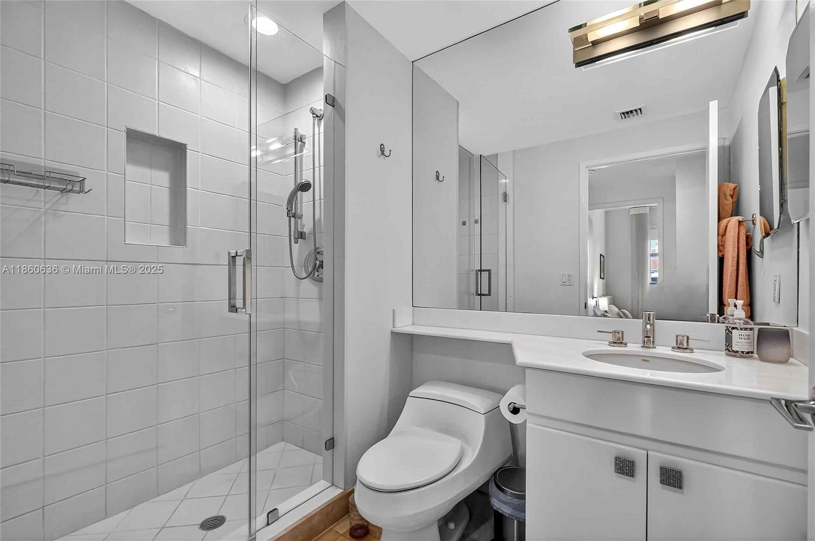 715 Crandon Boulevard, Unit PH5 Key Biscayne, FL 33149 - Photo 15 of 23