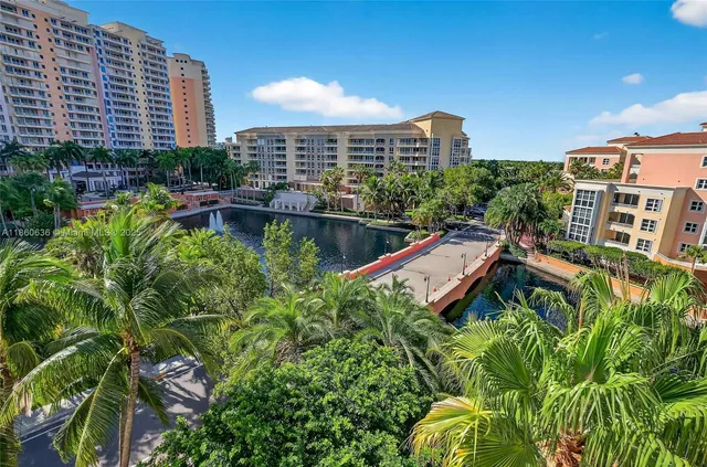 $1,650,000 | 715 Crandon Boulevard, Unit PH5, Key Biscayne, FL 33149