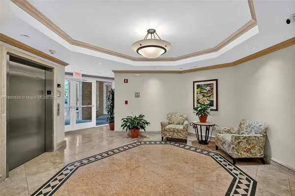 $1,650,000 | 715 Crandon Boulevard, Unit PH5, Key Biscayne, FL 33149