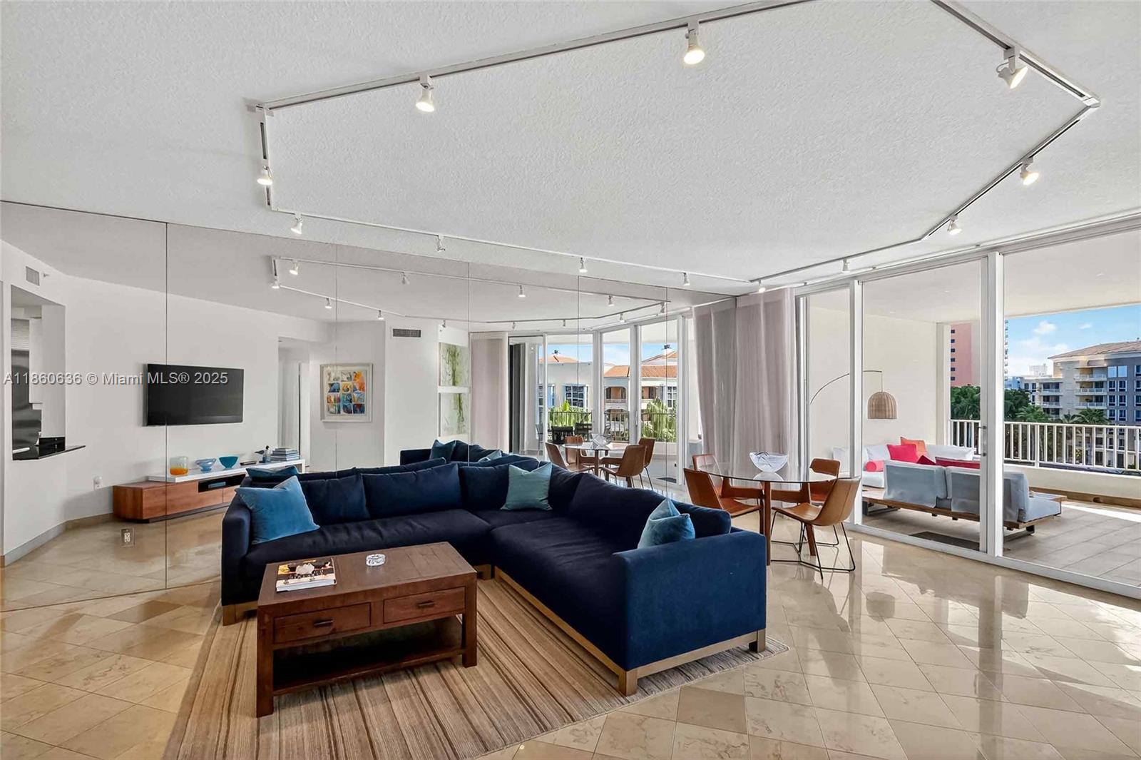 715 Crandon Boulevard, Unit PH5 Key Biscayne, FL 33149 - Photo 5 of 23