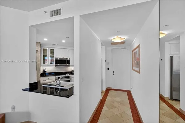 $1,650,000 | 715 Crandon Boulevard, Unit PH5, Key Biscayne, FL 33149
