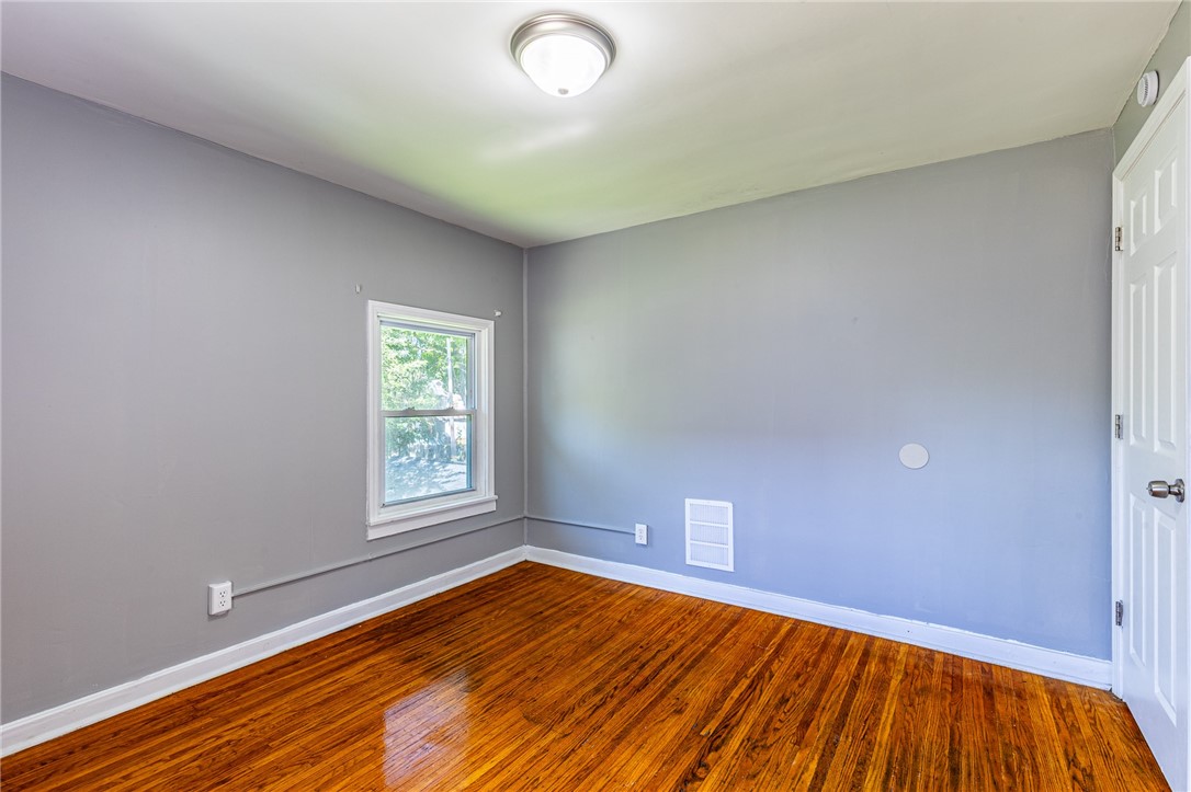 256 Ave D Rochester, NY 14621 - Photo 29 of 43