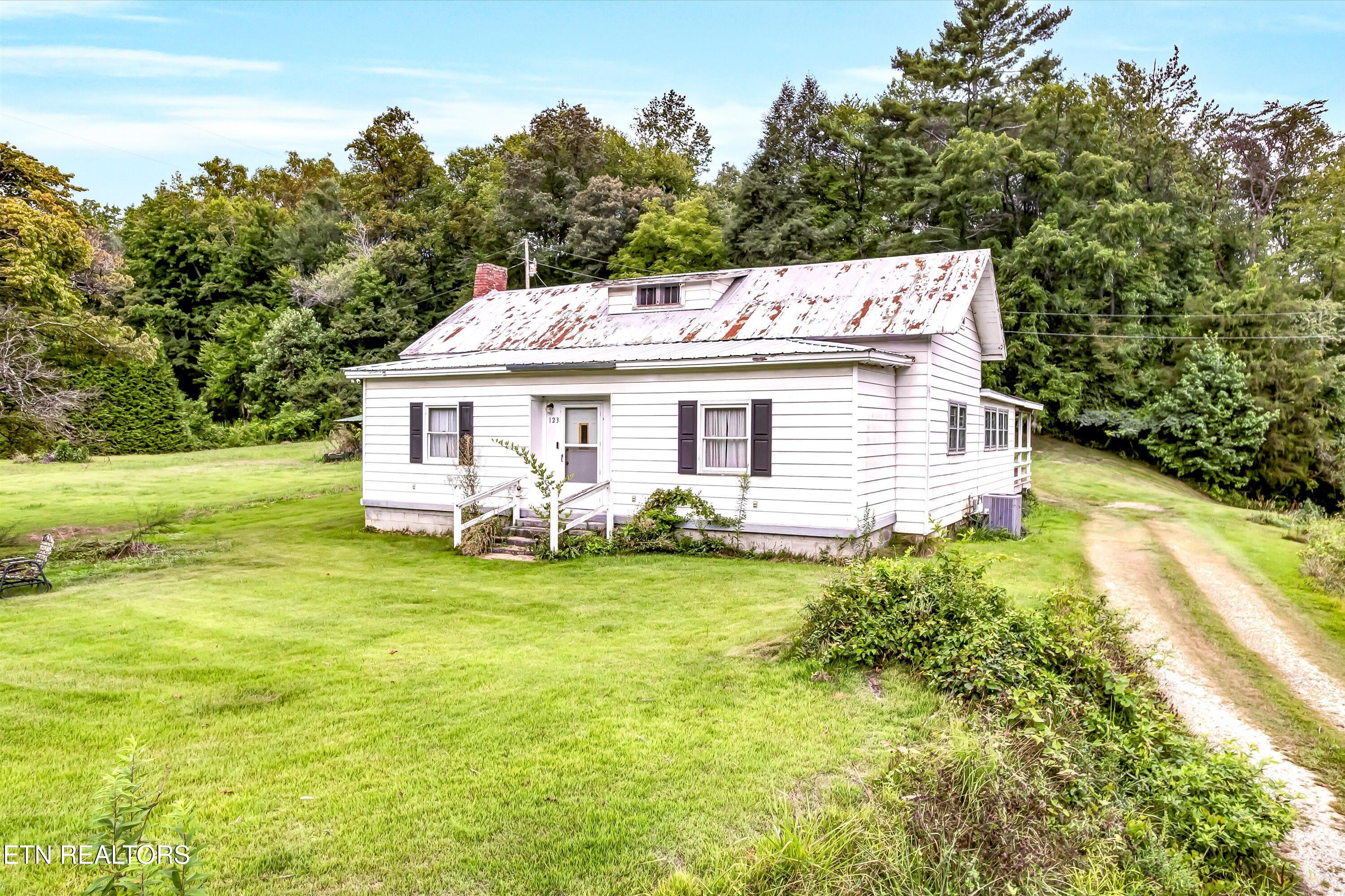 123 Sexton Lane Clinton, TN 37716 - Photo 2 of 35 01-123 Sexton Ln-1