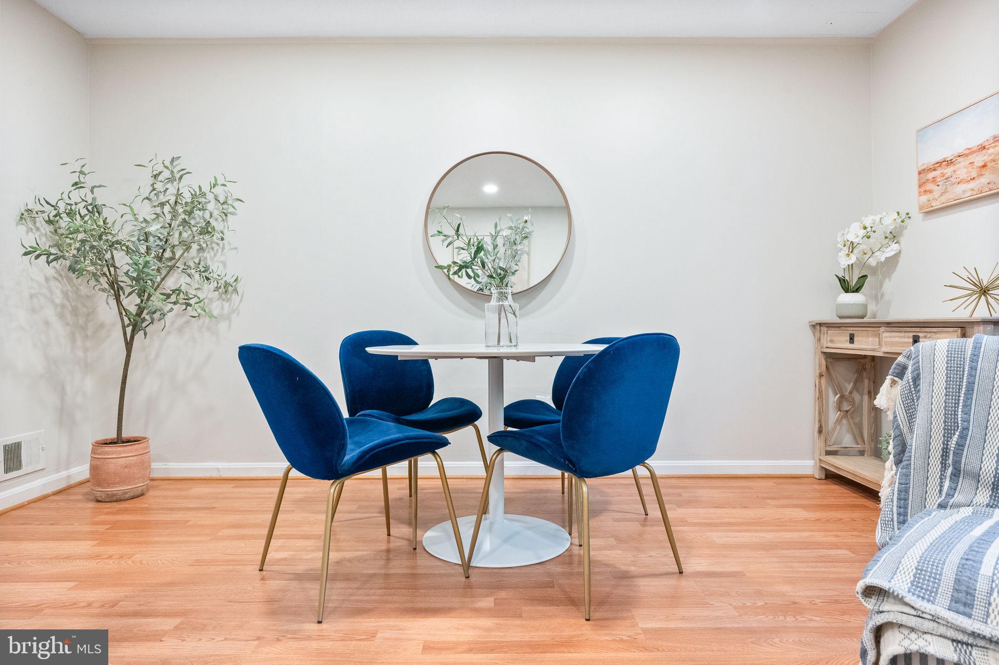 2340 Southgate Square Reston, VA 20191 - Photo 9 of 33 a view of a chairs and table in a room