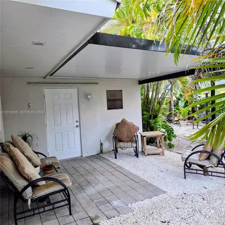 $950 | 5871 Northwest 199th Street, Unit 5871R, Hialeah, FL 33015