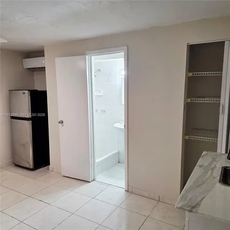 $950 | 5871 Northwest 199th Street, Unit 5871R, Hialeah, FL 33015