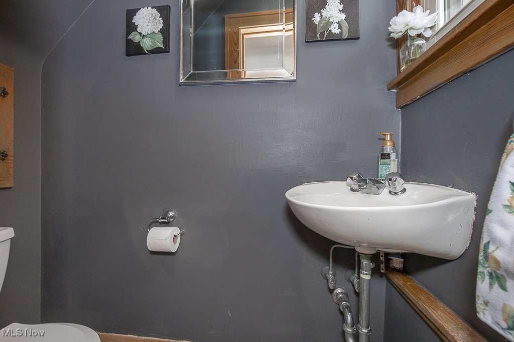 7070 Ridge Road Parma, OH 44129 - Photo 19 of 28 Bathroom with toilet