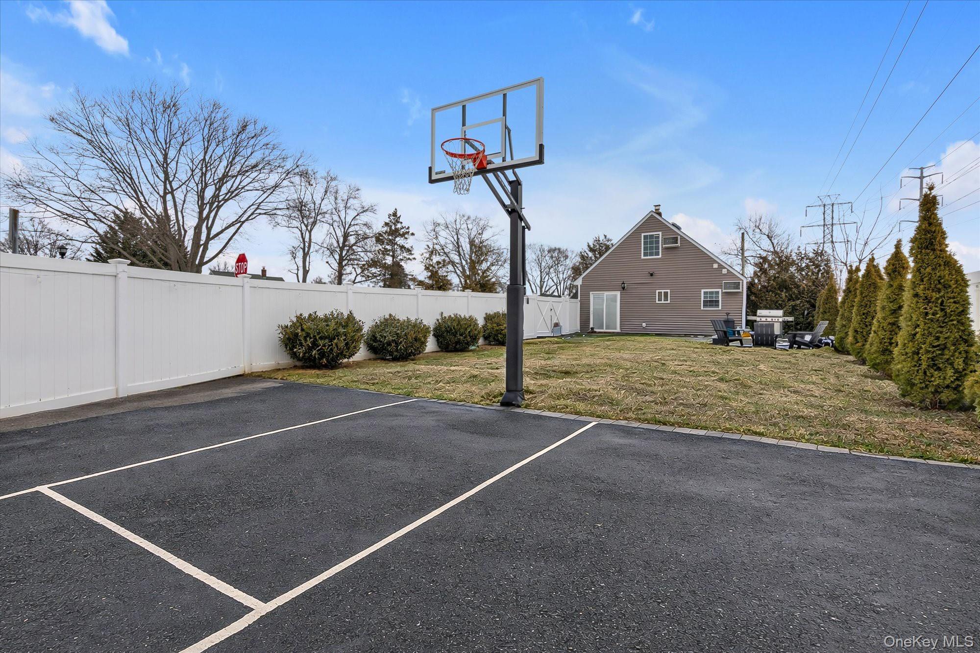 64 Cornflower Road Levittown, NY 11756 - Photo 17 of 19