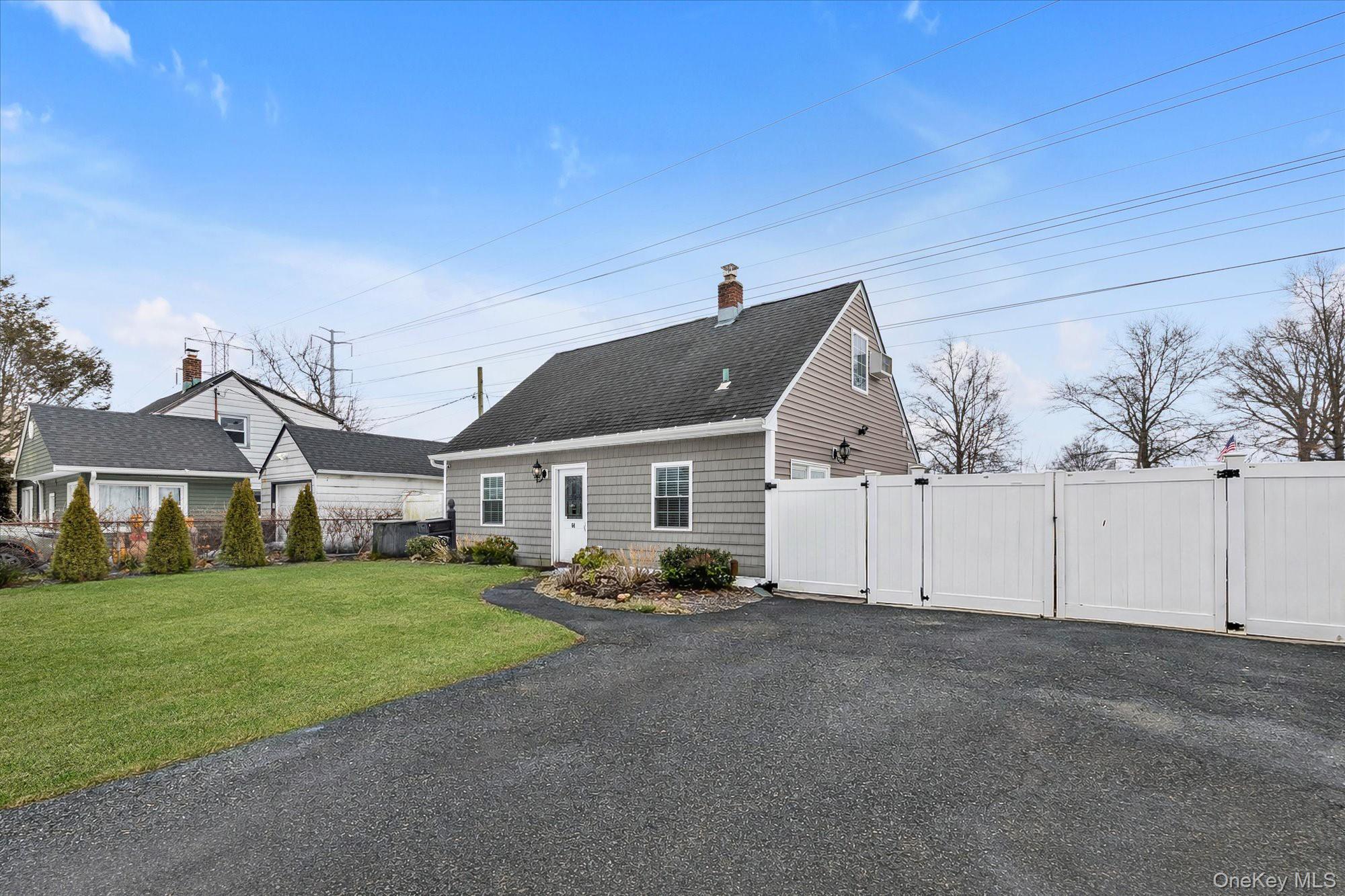 64 Cornflower Road Levittown, NY 11756 - Photo 18 of 19