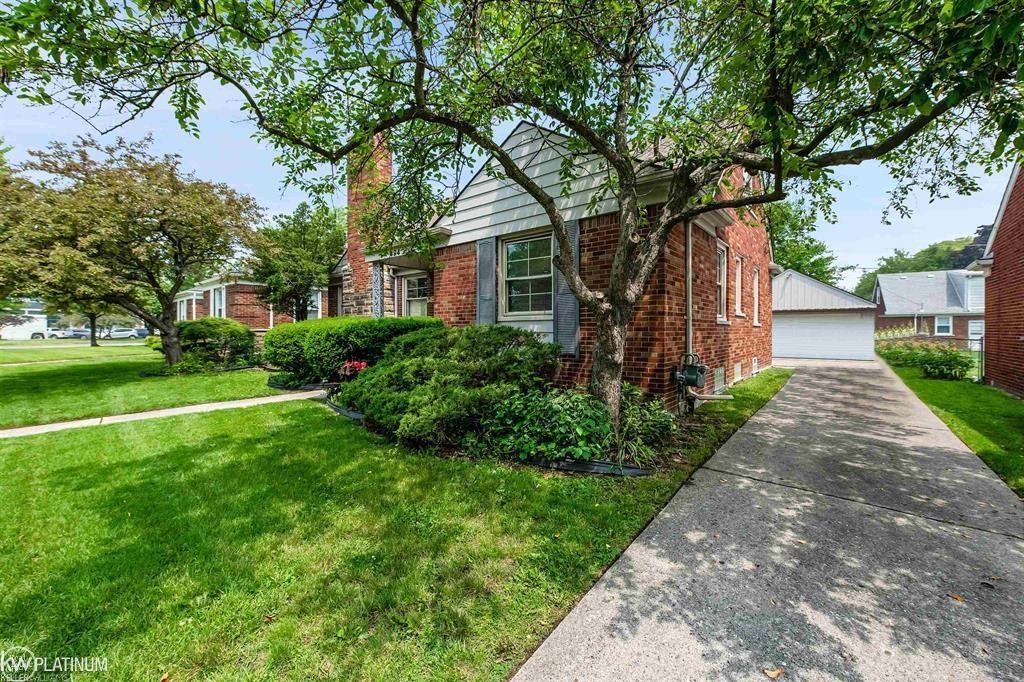 494 Bournemouth Road Grosse Pointe, MI 48236 - Photo 9 of 10 Front