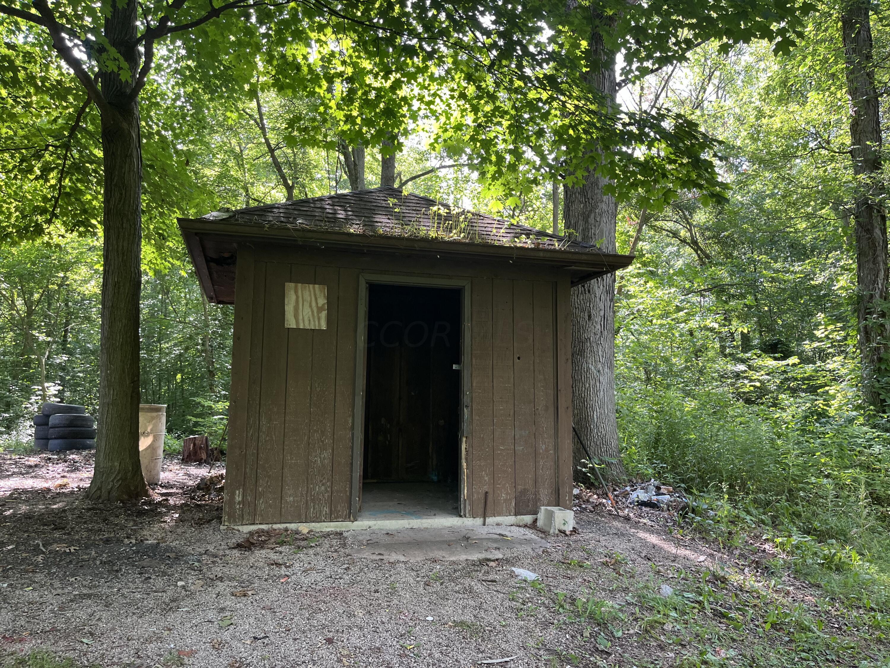 213 Union Street Fulton, OH 43321 - Photo 4 of 16 Shed
