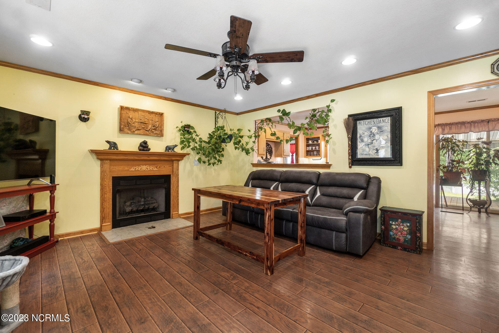 380 Sandy Cross Road Belvidere, NC 27919 - Photo 5 of 48 10-web-or-mls-DSC04048