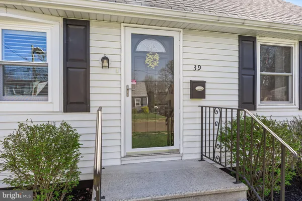 $400,000 | 39 Longwood Drive, Hamilton, NJ 08620