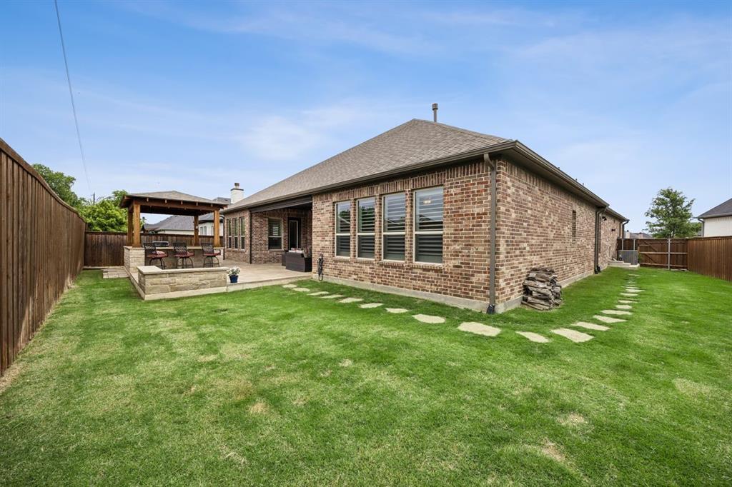 2700 Castlebridge The Colony, TX 75056 - Photo 9 of 38