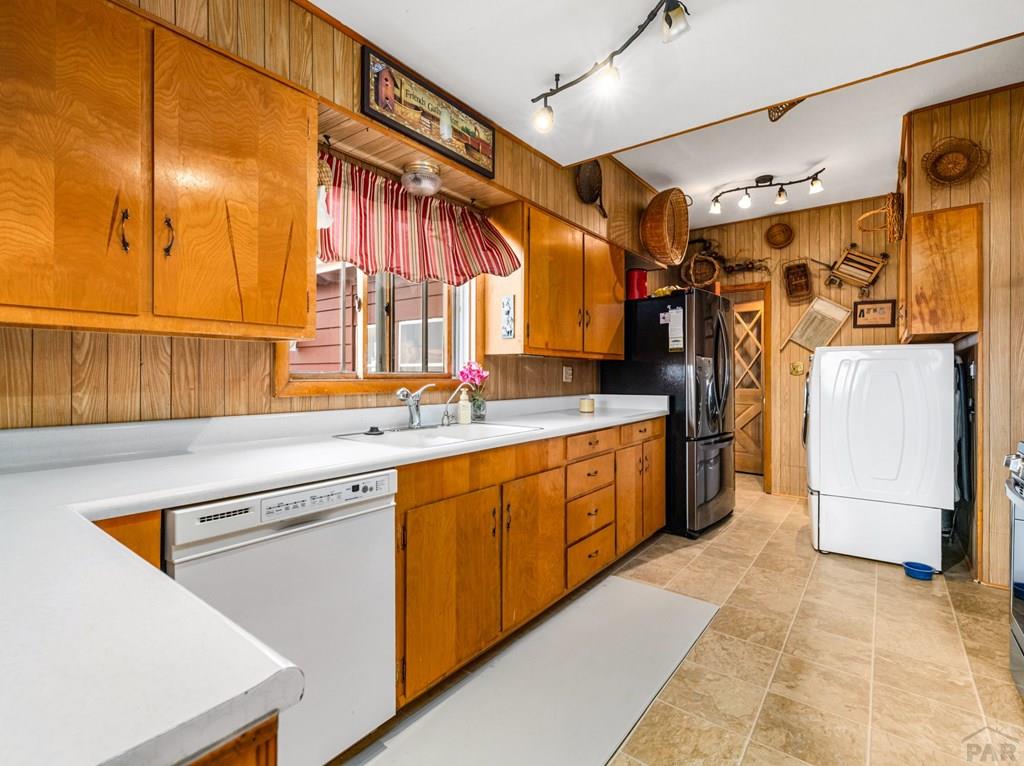 8057 Greenhorn Road Rye, CO 81069 - Photo 13 of 41