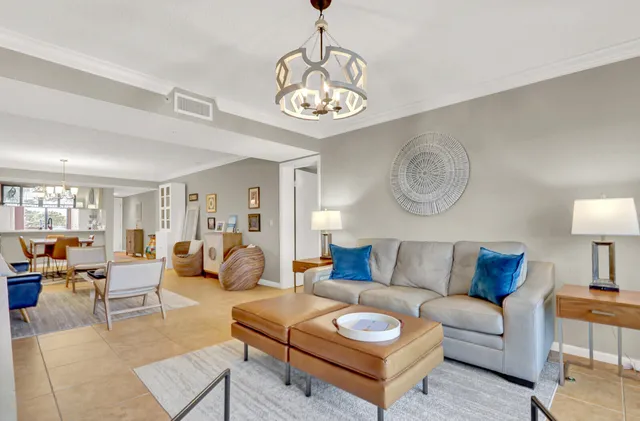 $489,000 | 901 Seafarer Circle, Unit 403, Jupiter, FL 33477