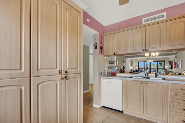 $489,000 | 901 Seafarer Circle, Unit 403, Jupiter, FL 33477