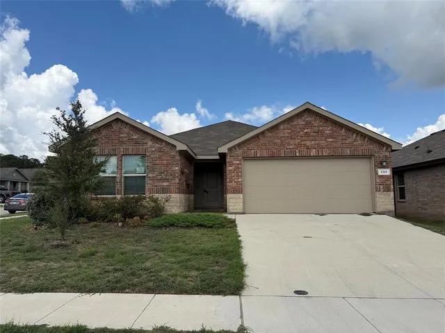 $2,450 | 424 Amory Street, Azle, TX 76020