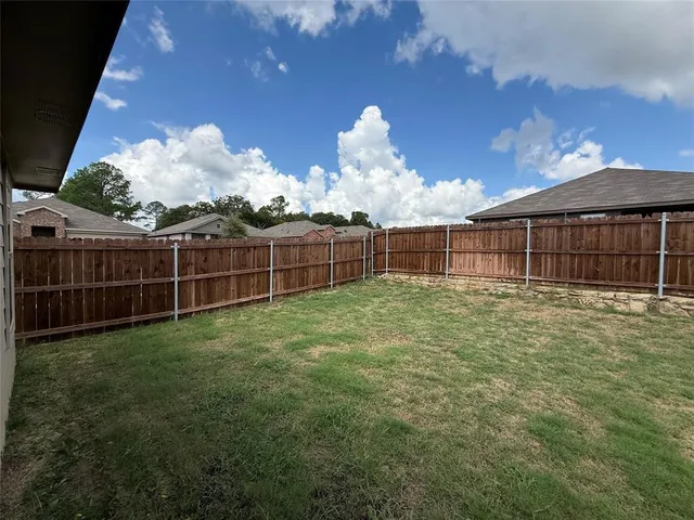 $2,450 | 424 Amory Street, Azle, TX 76020
