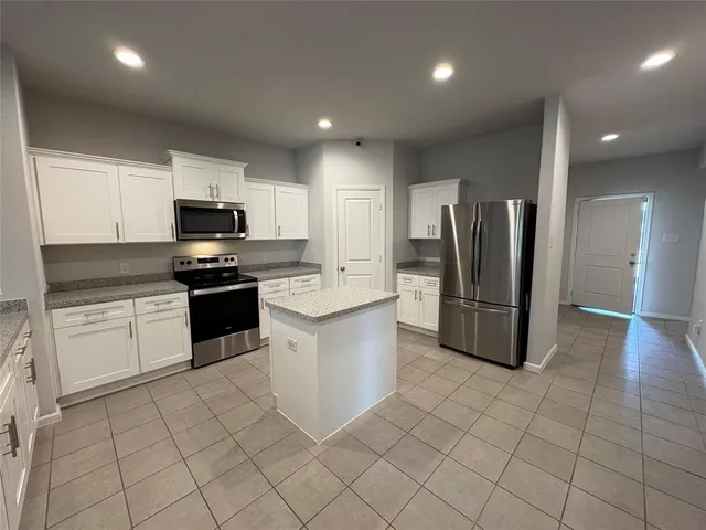 $2,450 | 424 Amory Street, Azle, TX 76020